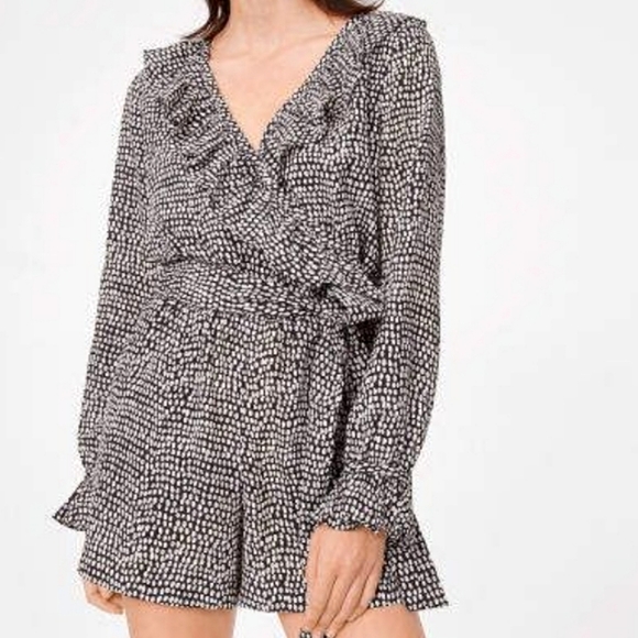 Club Monaco Cedrika Romper, Size 00 - Picture 1 of 4